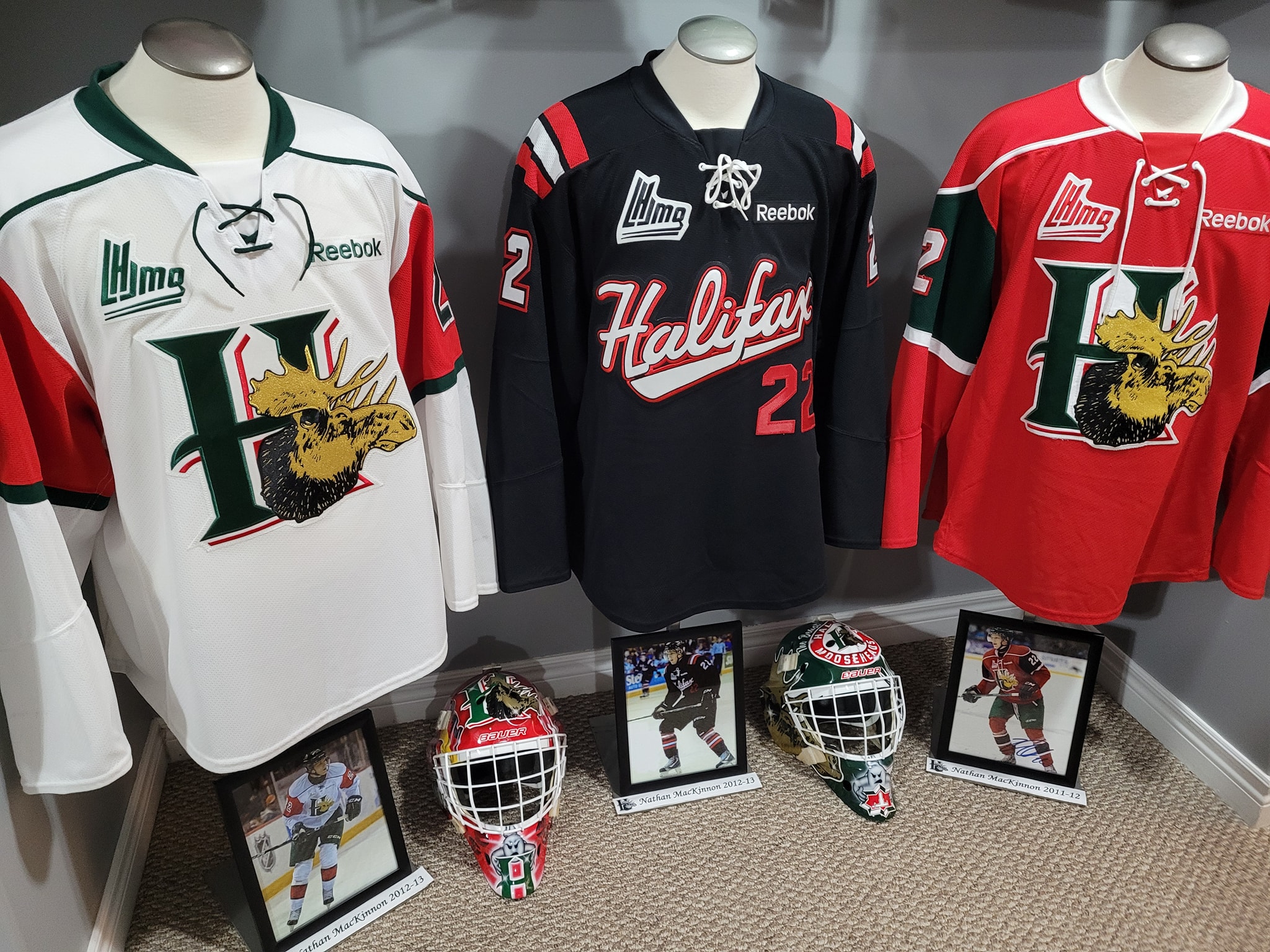 A Tour of the Halifax “Hubley Hockey Hall of Fame!” Hot Country 103.5